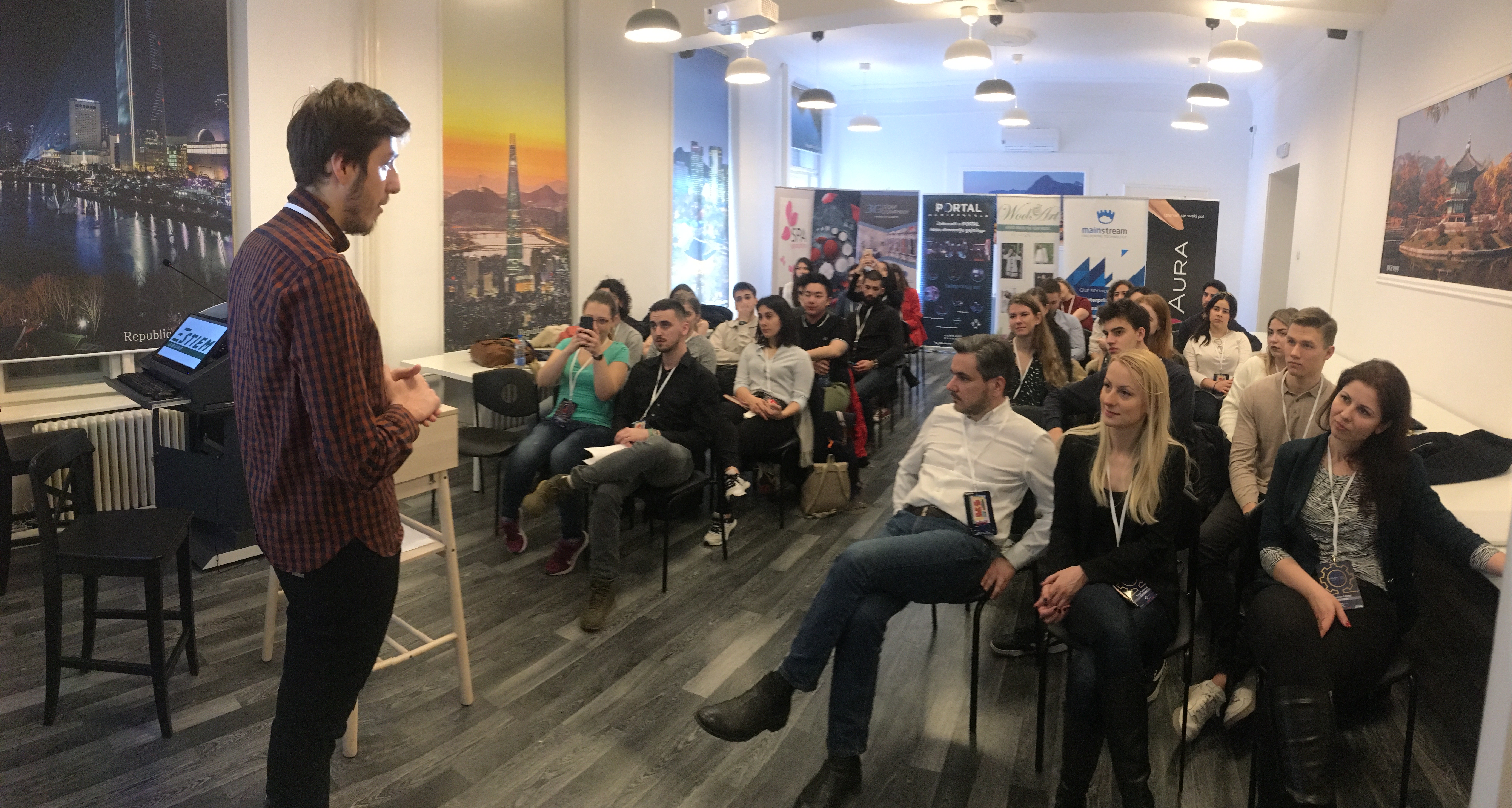 ТРОДНЕВНА РАДИОНИЦА СТУДЕНАТА ФОНА 